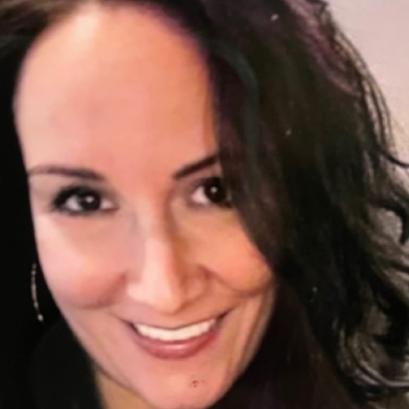 Meet your Posher, Anne - Picture 1 of 1